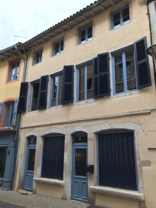 La Maison De Lea, Chambres D'Hotes De 14 Couchages Tournus Exterior photo